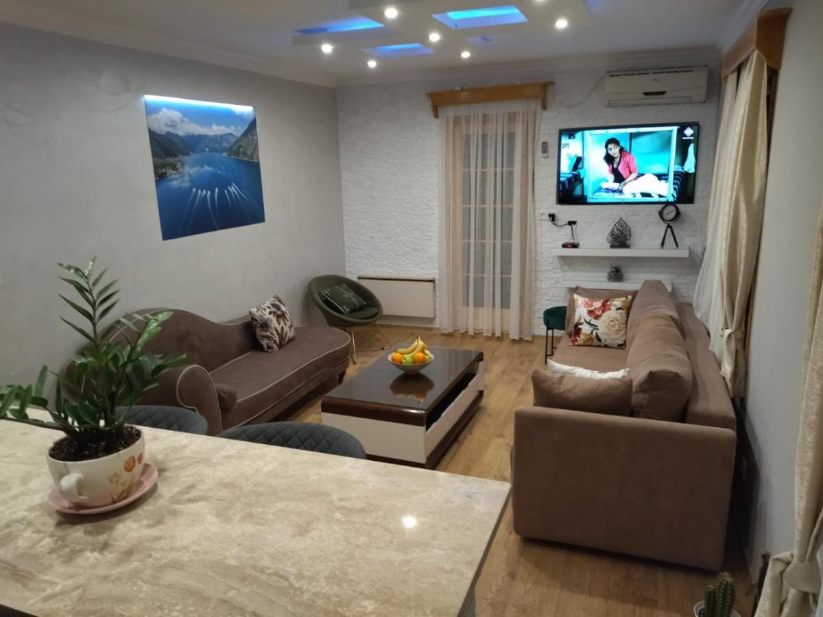 Apartment Ksenija Kotor Buitenkant foto