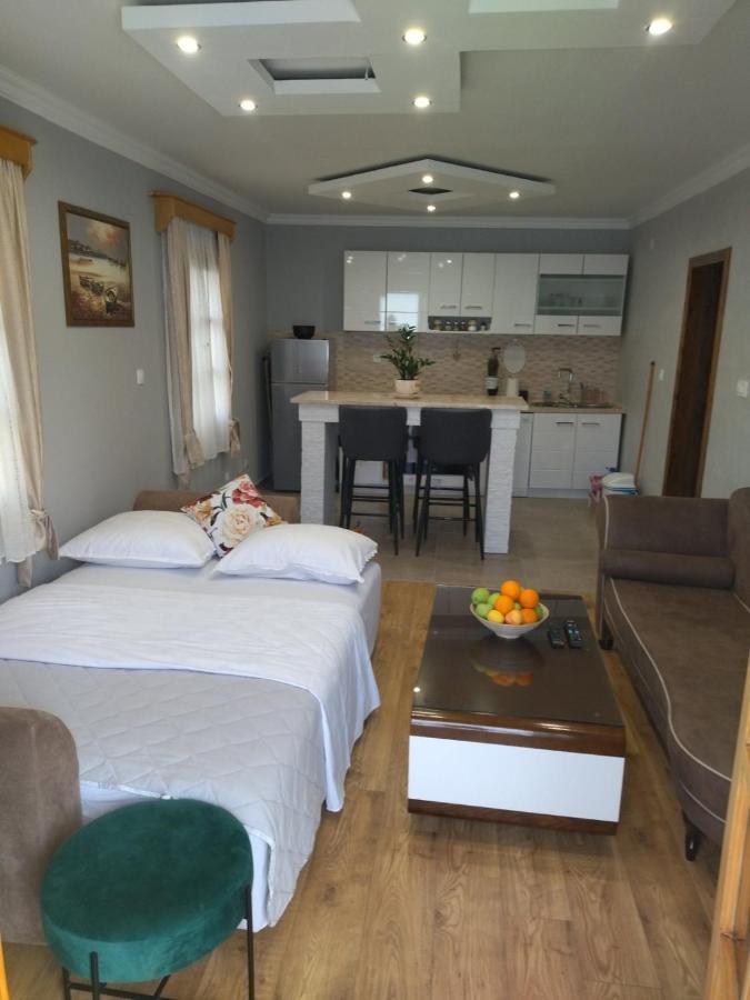 Apartment Ksenija Kotor Buitenkant foto
