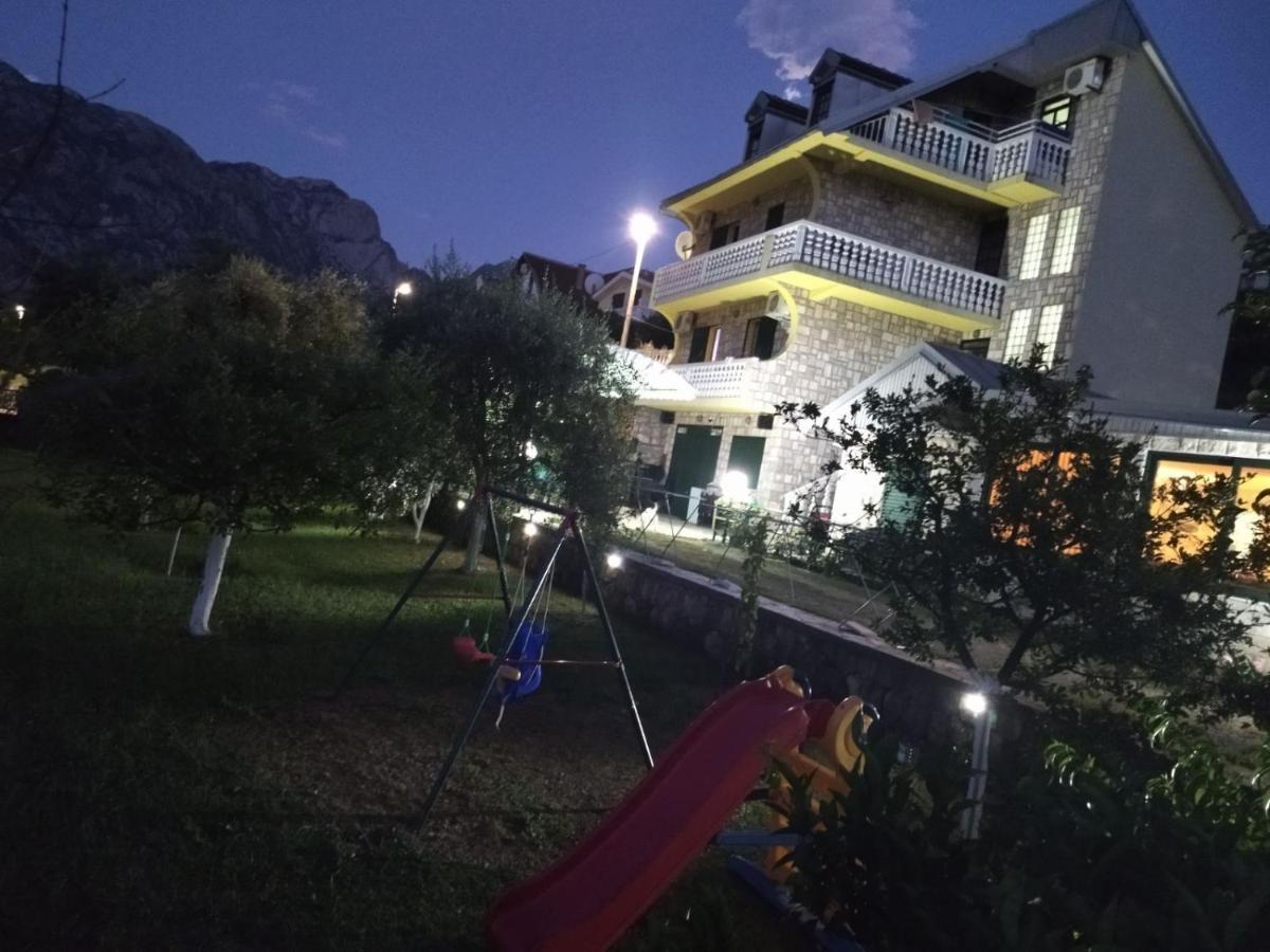 Apartment Ksenija Kotor Buitenkant foto