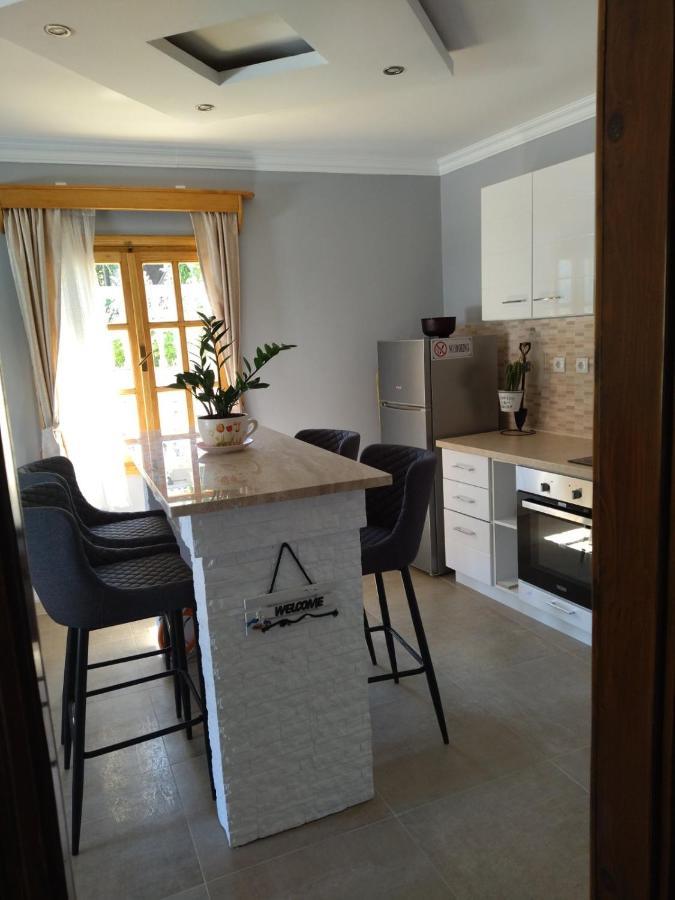 Apartment Ksenija Kotor Buitenkant foto