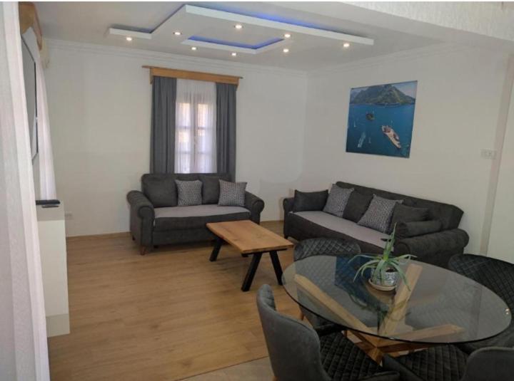 Apartment Ksenija Kotor Buitenkant foto